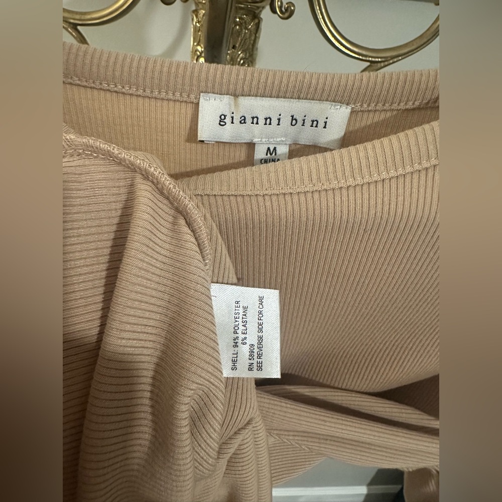 Gianni Bini Body Suit Ribbed Long Sleeve Taupe Medium - Picture 13 of 13